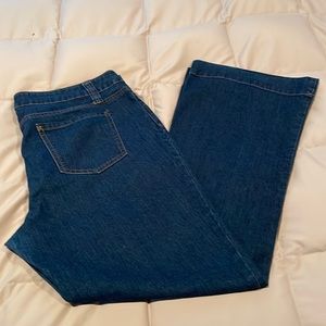 Apt 9 Flare Jeans. Size 14 Short.